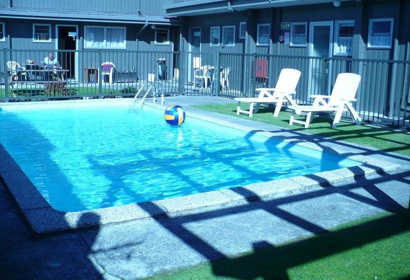 The Magpie- Hawkes Bay Motel