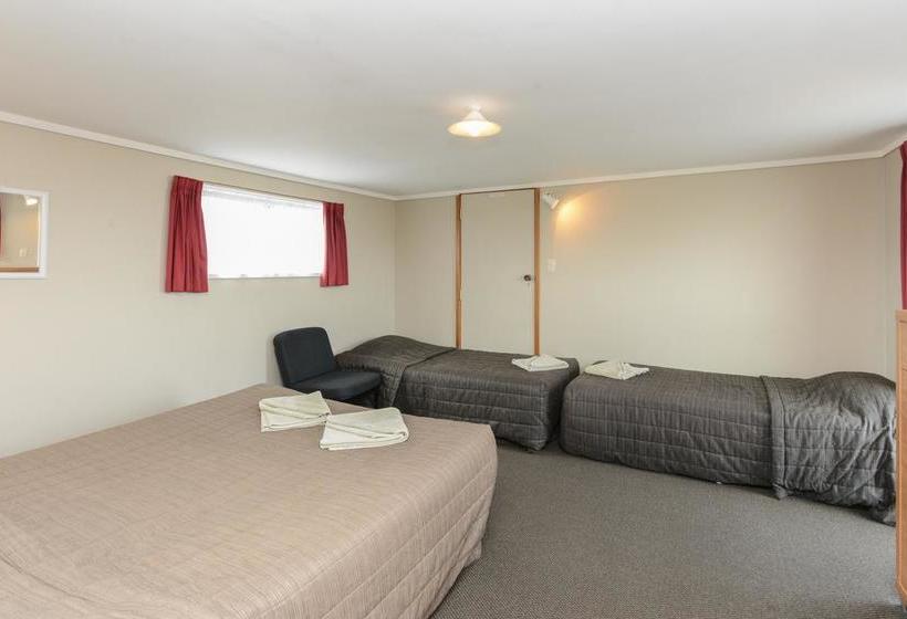The Magpie- Hawkes Bay Motel