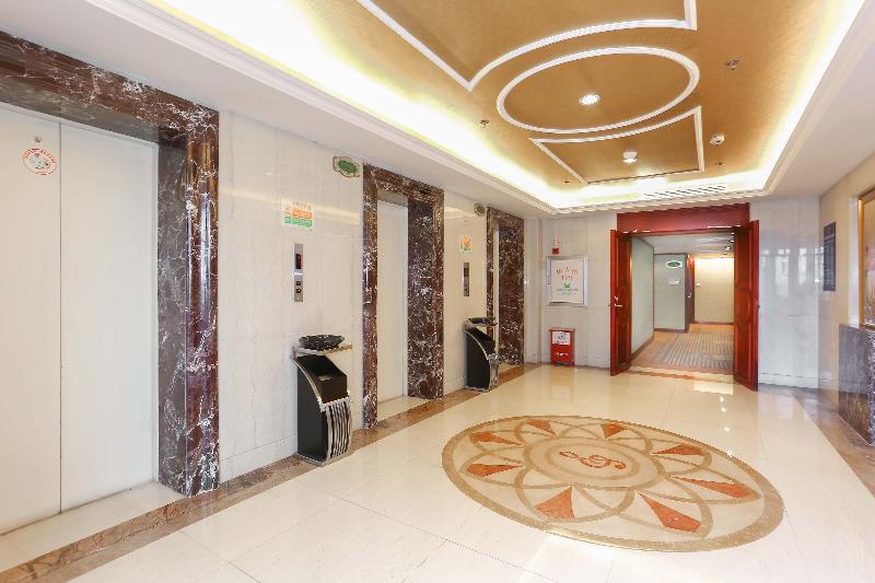 Отель Vienna International Shanghai Hongqiao Hub Caoan Road Hop