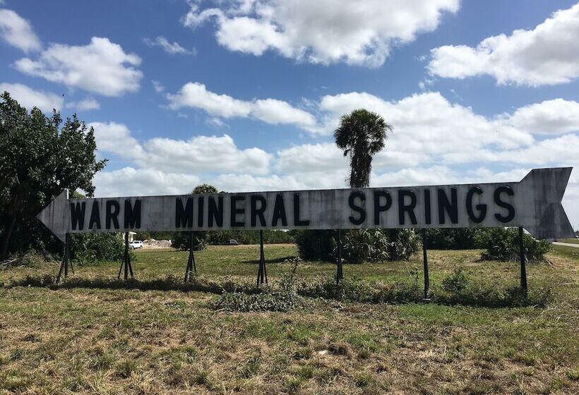 Warm Mineral Springs Motel