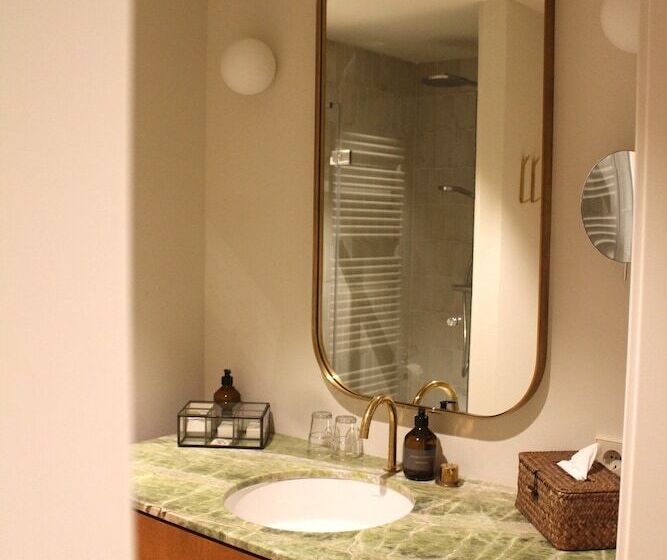 هتل Landgut Am Pößnitzberg