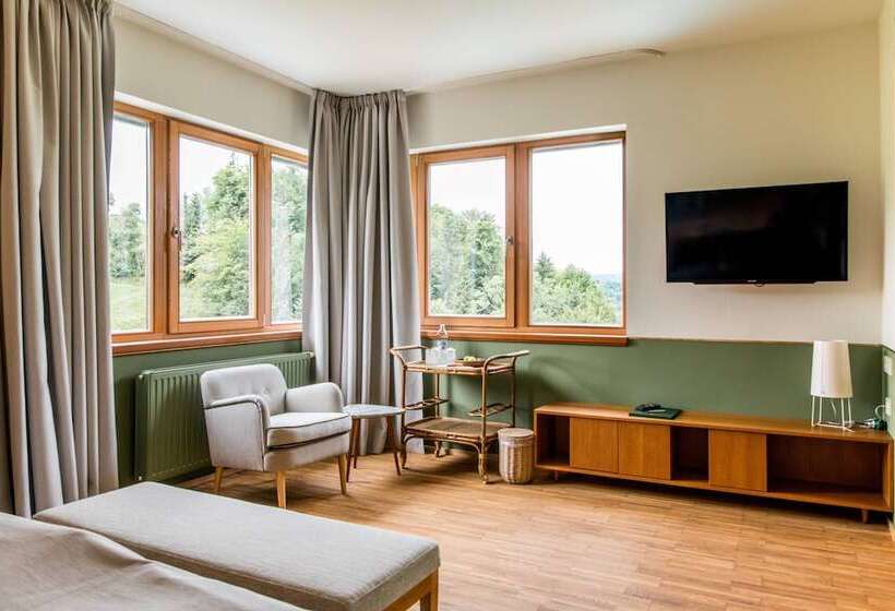 هتل Landgut Am Pößnitzberg