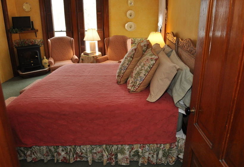 White Swan Inn Bed & Breakfast