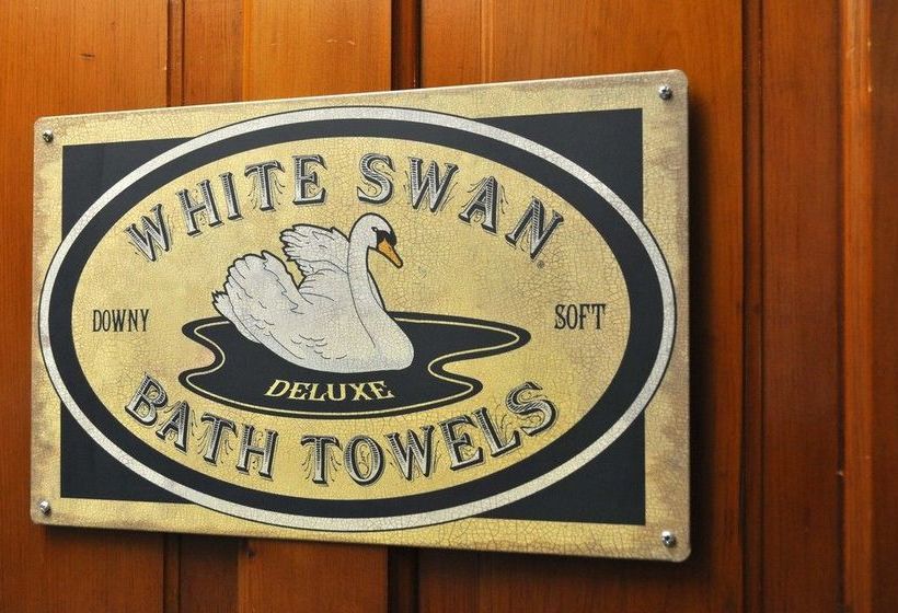 White Swan Inn Bed & Breakfast