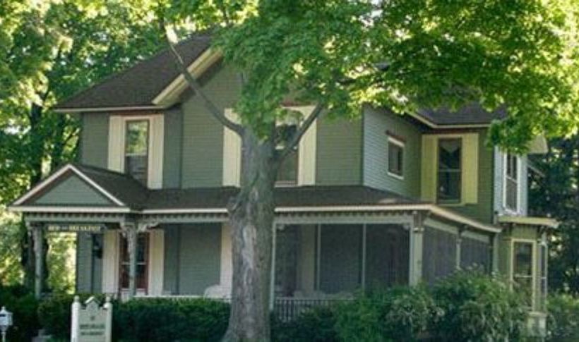 White Swan Inn Bed & Breakfast