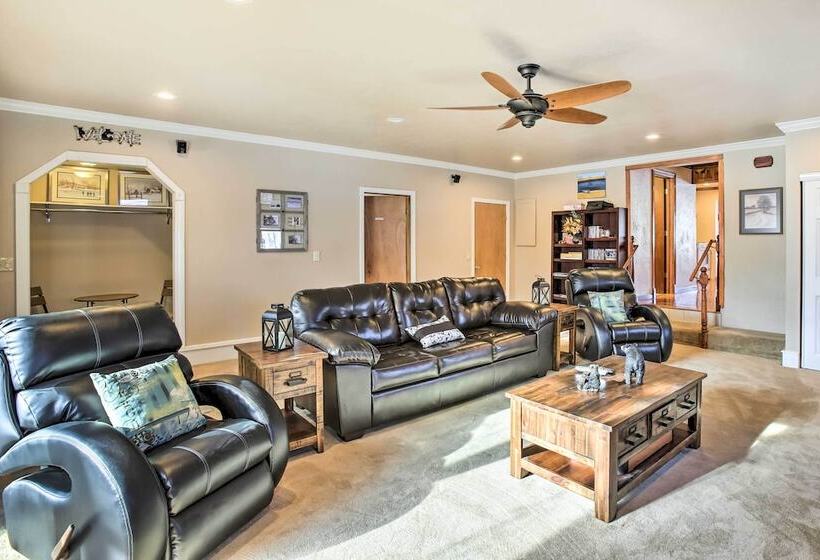 4 Season, Waterfront Houghton Lake House W/ Dock!