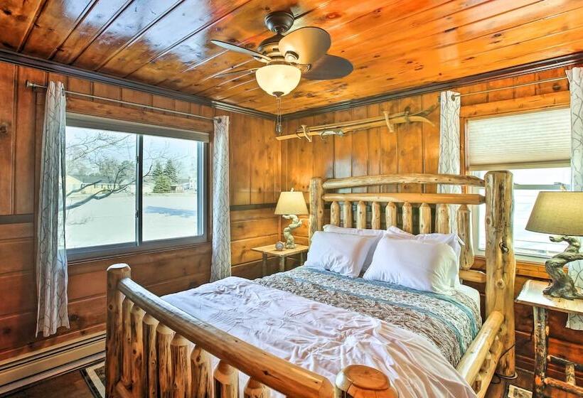 4 Season, Waterfront Houghton Lake House W/ Dock!