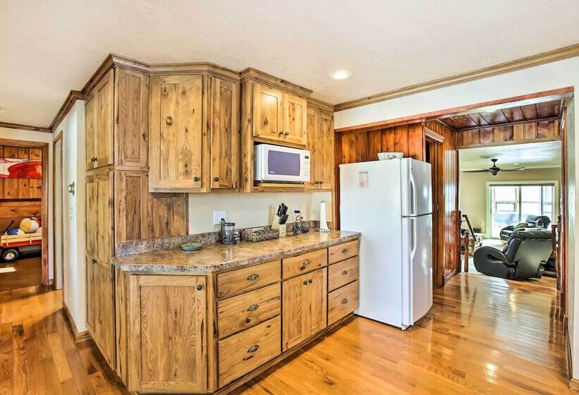 4 Season, Waterfront Houghton Lake House W/ Dock!