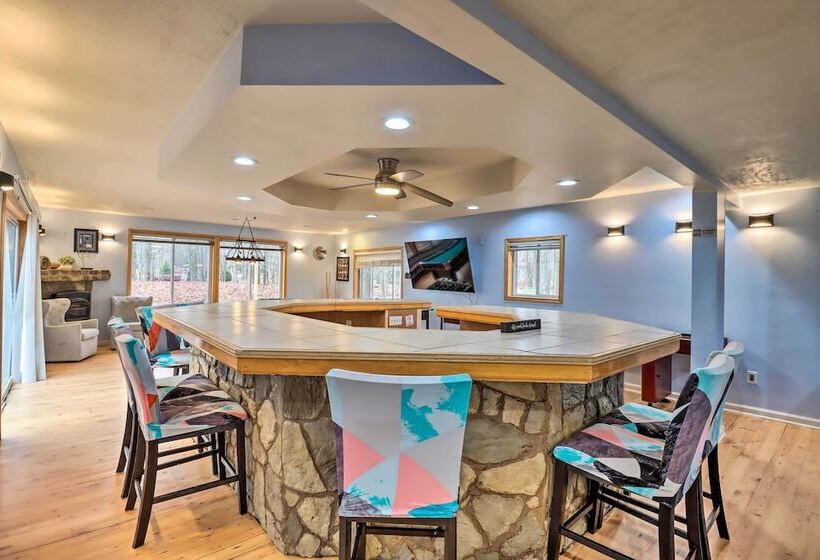 Game Room & Lake Access: Albrightsville Home!