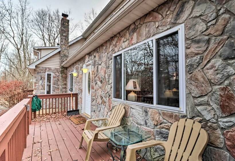 Game Room & Lake Access: Albrightsville Home!