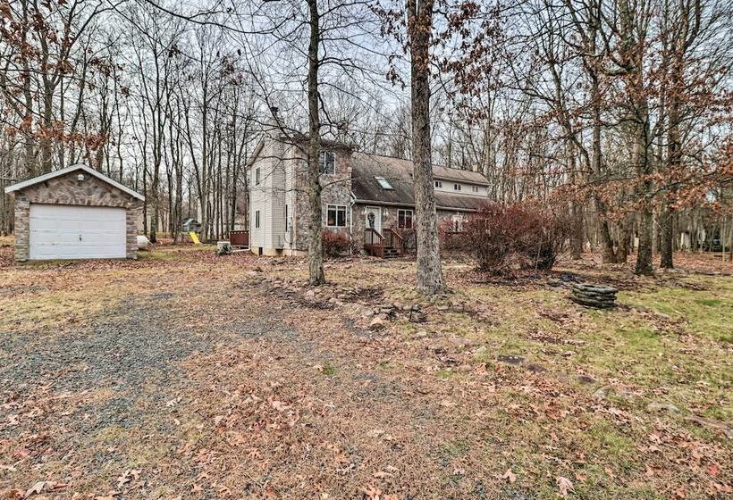 Game Room & Lake Access: Albrightsville Home!