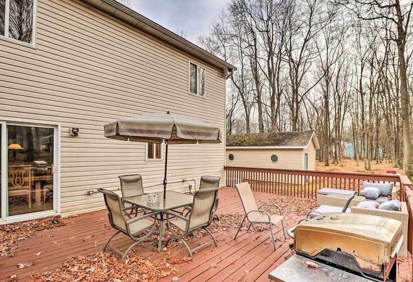 Game Room & Lake Access: Albrightsville Home!