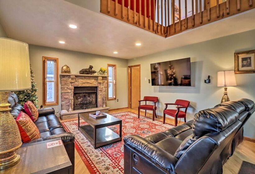 Game Room & Lake Access: Albrightsville Home!