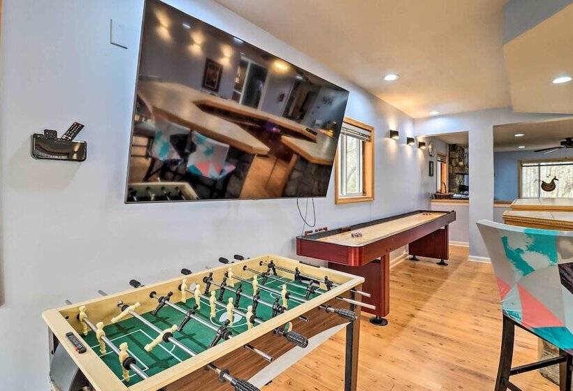 Game Room & Lake Access: Albrightsville Home!
