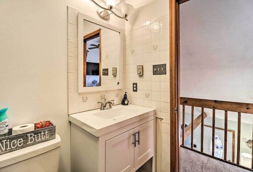 Game Room & Lake Access: Albrightsville Home!