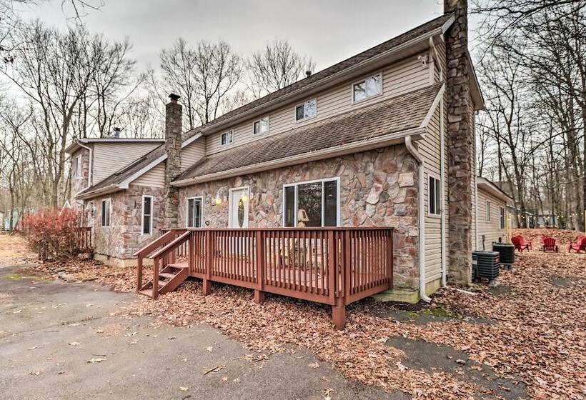 Game Room & Lake Access: Albrightsville Home!