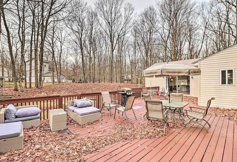 Game Room & Lake Access: Albrightsville Home!