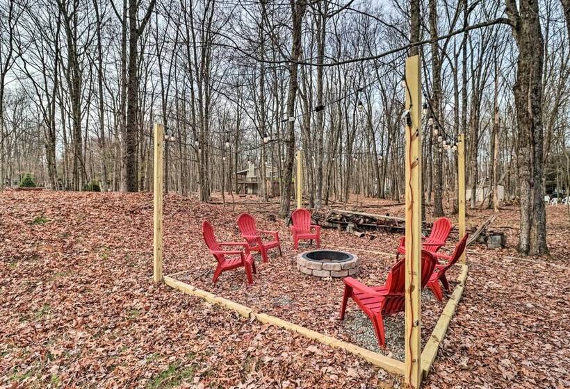 Game Room & Lake Access: Albrightsville Home!