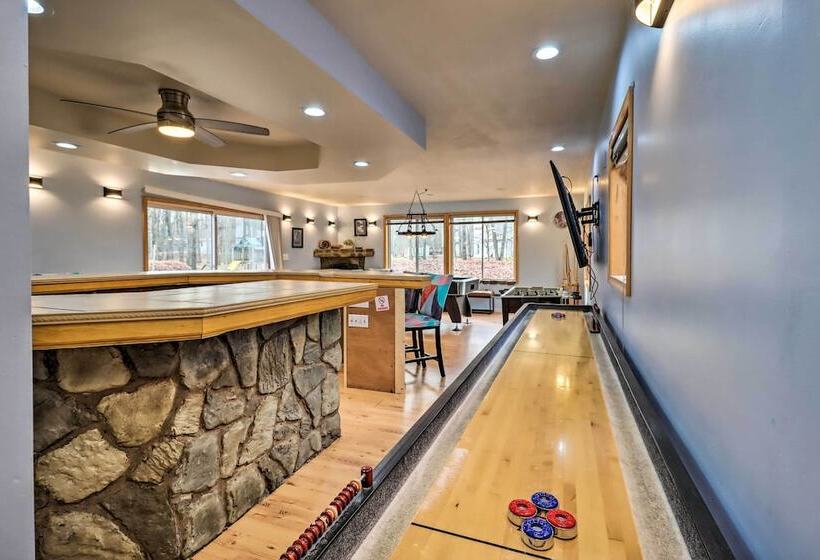 Game Room & Lake Access: Albrightsville Home!