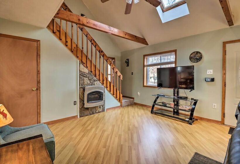 Game Room & Lake Access: Albrightsville Home!