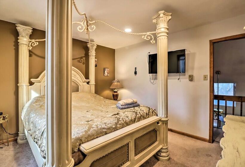 Game Room & Lake Access: Albrightsville Home!