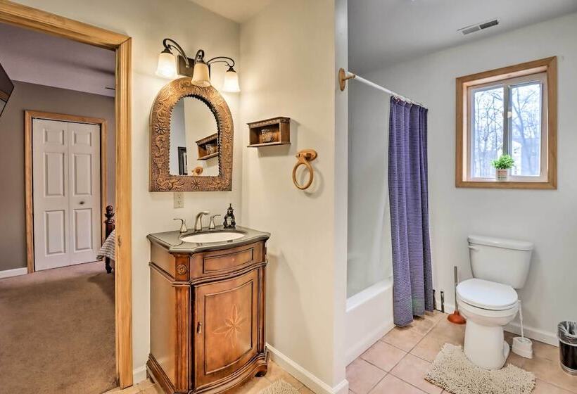 Game Room & Lake Access: Albrightsville Home!