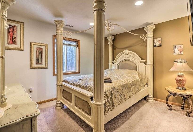 Game Room & Lake Access: Albrightsville Home!