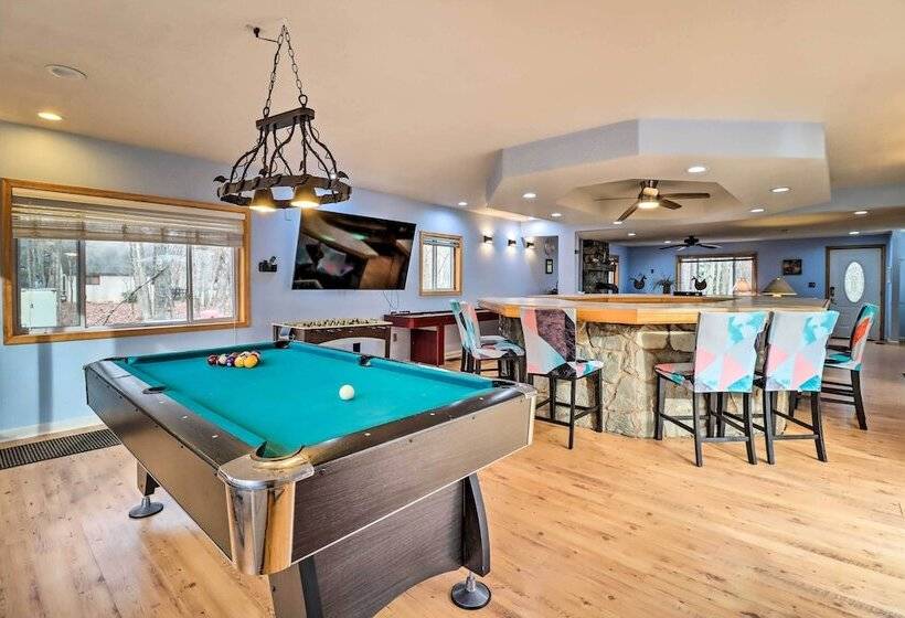 Game Room & Lake Access: Albrightsville Home!