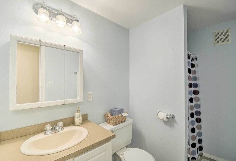 Anderson Island Retreat W/ Lakefront Deck & Canoe!