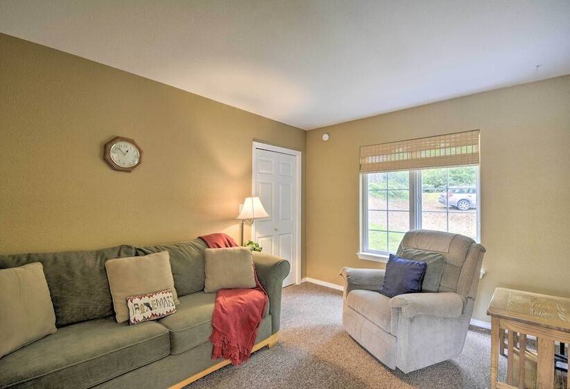 Anderson Island Retreat W/ Lakefront Deck & Canoe!