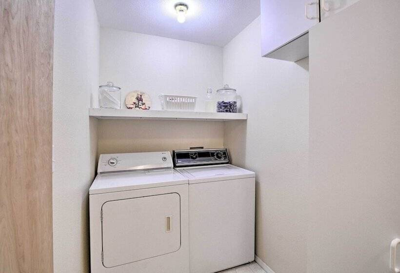 Anderson Island Retreat W/ Lakefront Deck & Canoe!