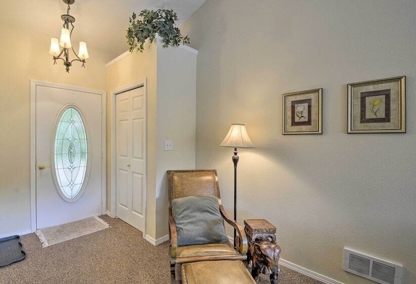 Anderson Island Retreat W/ Lakefront Deck & Canoe!