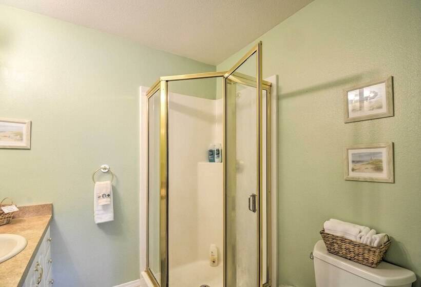 Anderson Island Retreat W/ Lakefront Deck & Canoe!