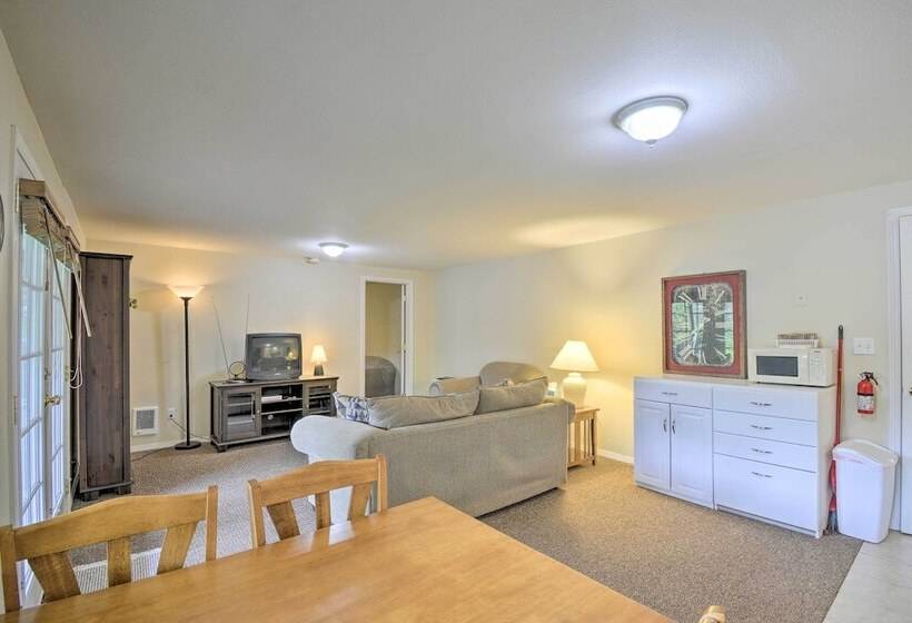 Anderson Island Retreat W/ Lakefront Deck & Canoe!