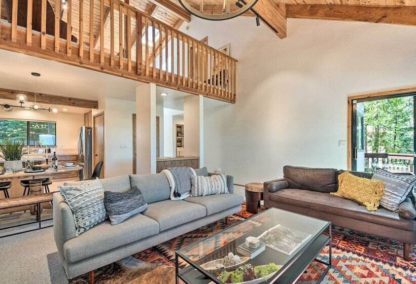 Hot Tub, Fire Pit & Epic Views: Arnold Cabin