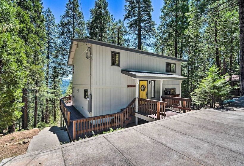 Hot Tub, Fire Pit & Epic Views: Arnold Cabin