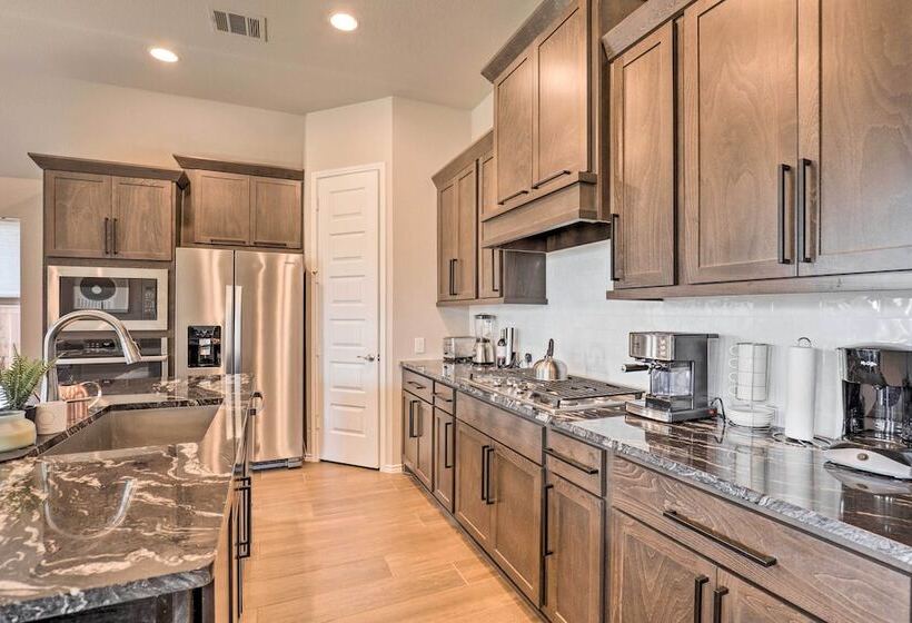 Artsy East Austin Manor W/ Fire Pit < 1 Mi To Golf