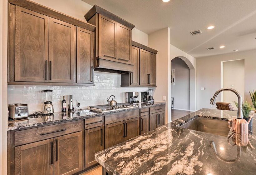 Artsy East Austin Manor W/ Fire Pit < 1 Mi To Golf