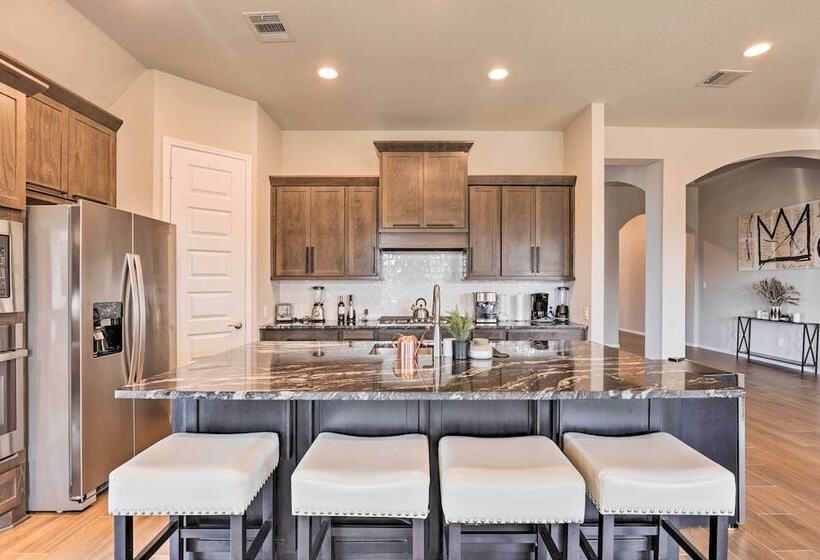 Artsy East Austin Manor W/ Fire Pit < 1 Mi To Golf