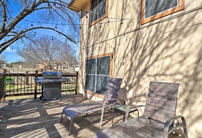 Austin Abode W/ Deck & Grill   15 Mi To Dtwn!