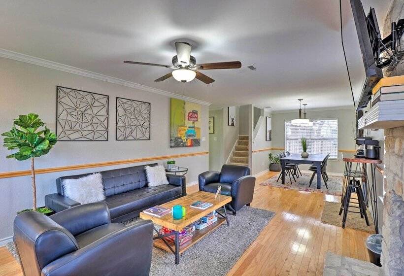 Austin Abode W/ Deck & Grill   15 Mi To Dtwn!