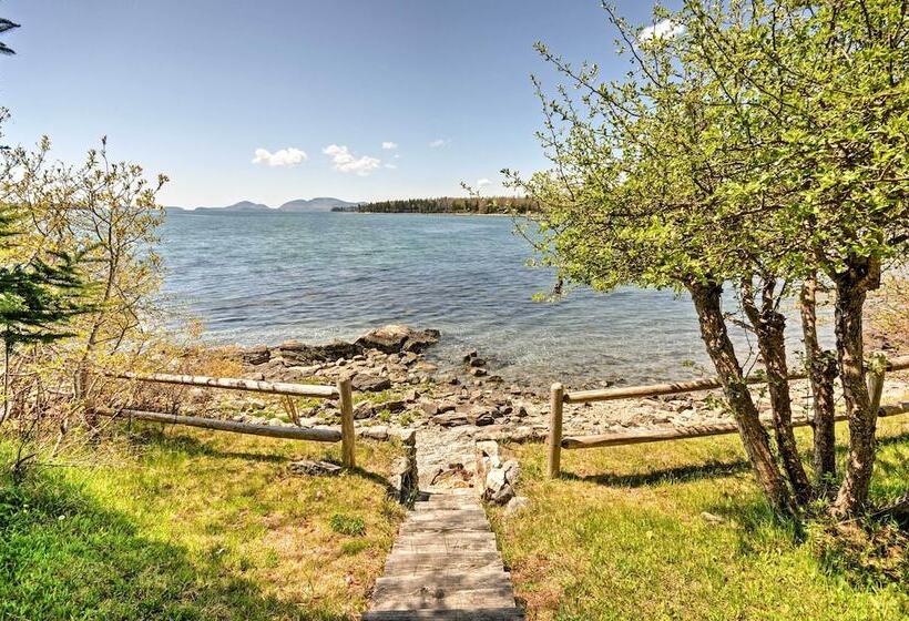 Bayfront Hancock Cottage W/ Beach Access & Views!