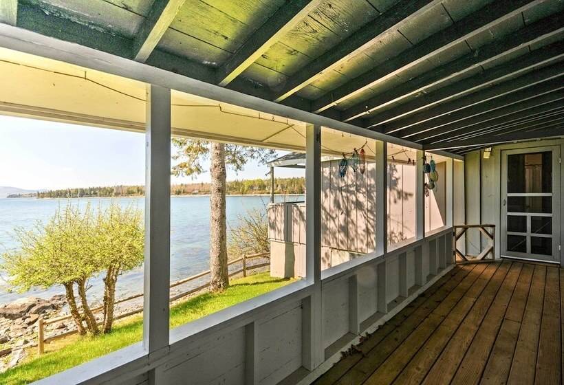 Bayfront Hancock Cottage W/ Beach Access & Views!