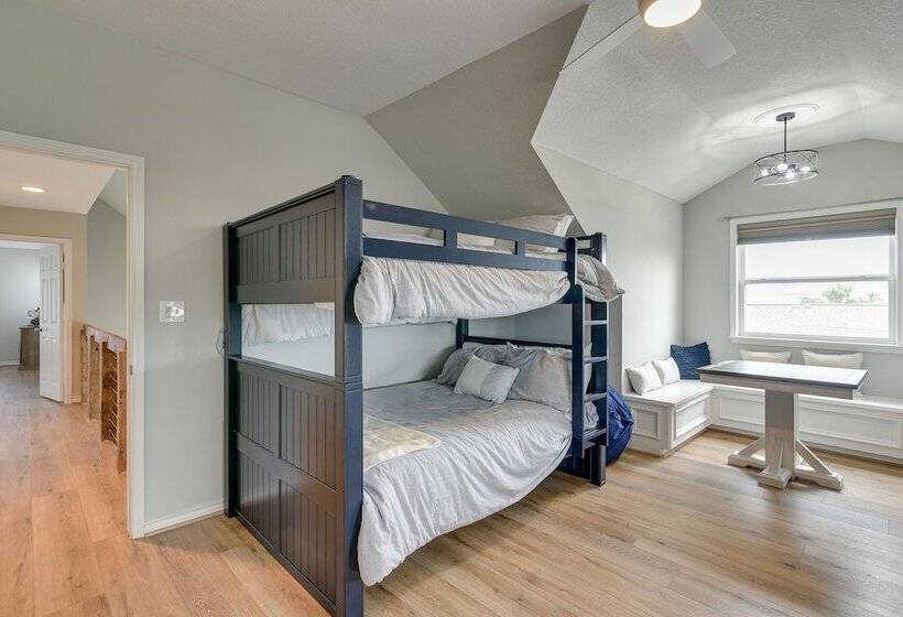 Canal Access & Decks: Bayfront Jamaica Beach House