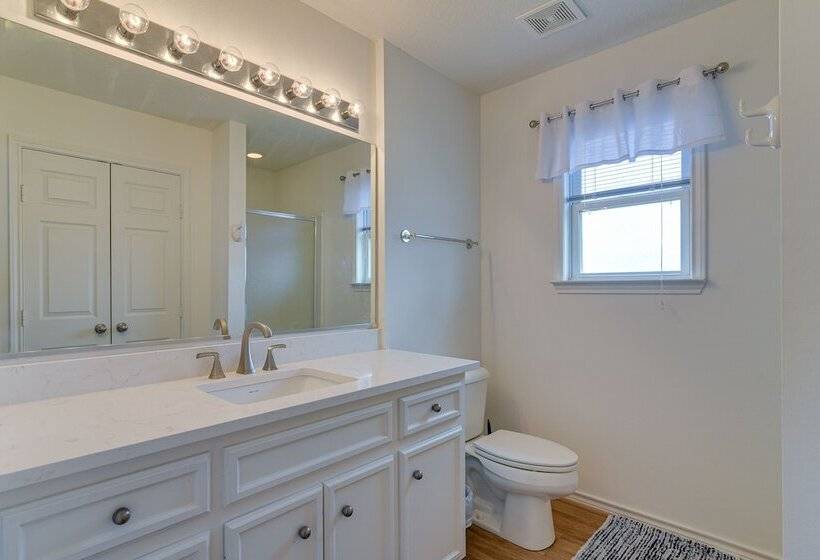 Canal Access & Decks: Bayfront Jamaica Beach House