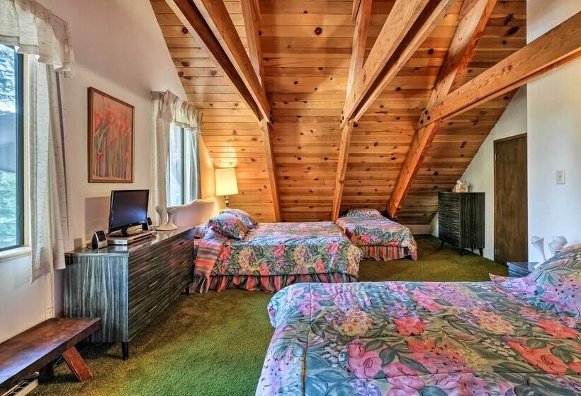 Near Hiking & Skiing: Bear Valley Cabin!