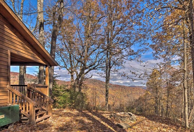Tranquil Hendersonville Cabin W/ Mountain Views!