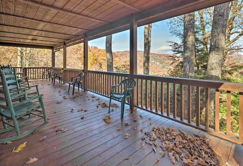 Tranquil Hendersonville Cabin W/ Mountain Views!