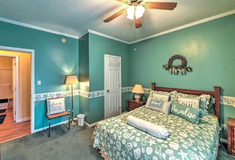 Beautiful Lakefront Retreat W/ Dock & Grill!