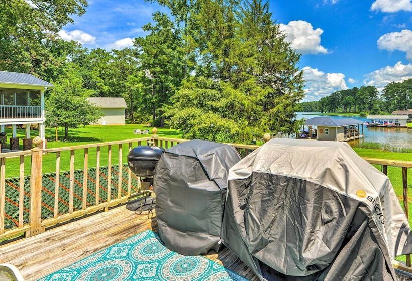 Beautiful Lakefront Retreat W/ Dock & Grill!
